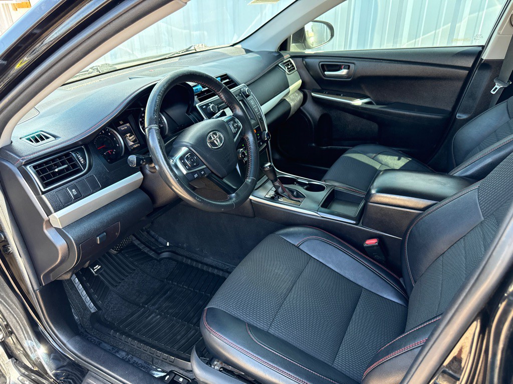 2017 Toyota Camry Image 8