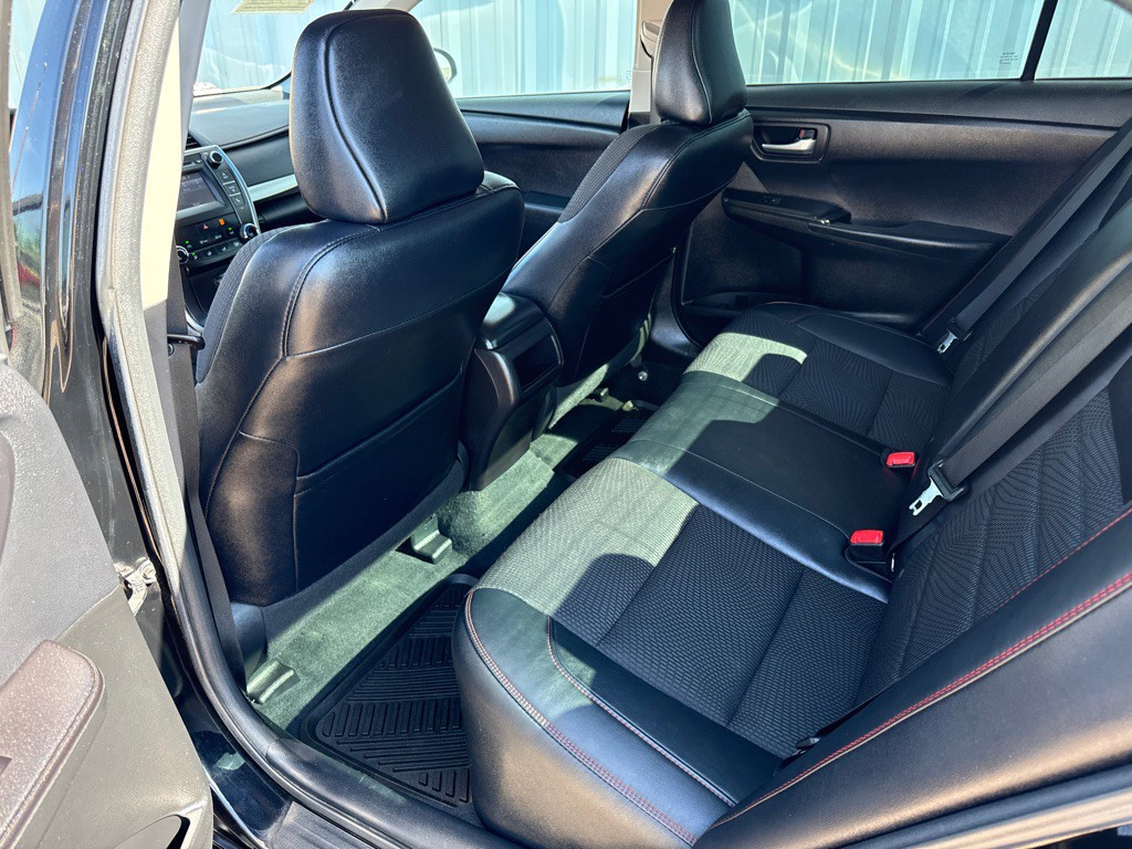 2017 Toyota Camry Image 9