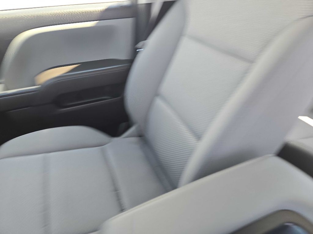 2017 GMC Sierra Image 12