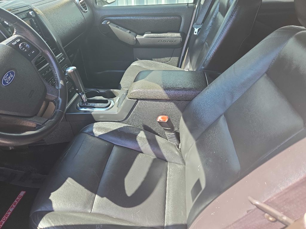 2010 Ford Explorer Image 8