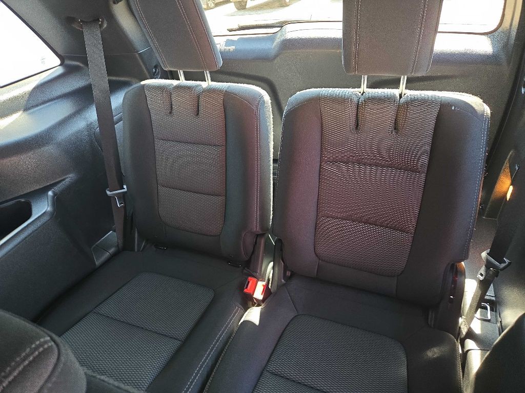 2017 Ford Explorer Image 11