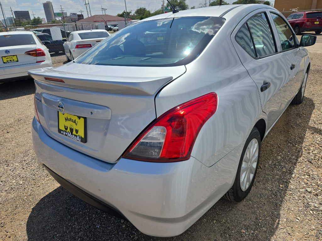 2019 Nissan Versa Image 4