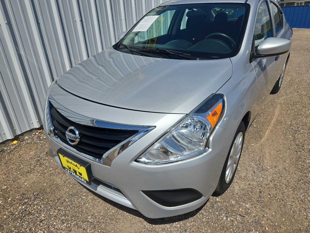 2019 Nissan Versa Image 5