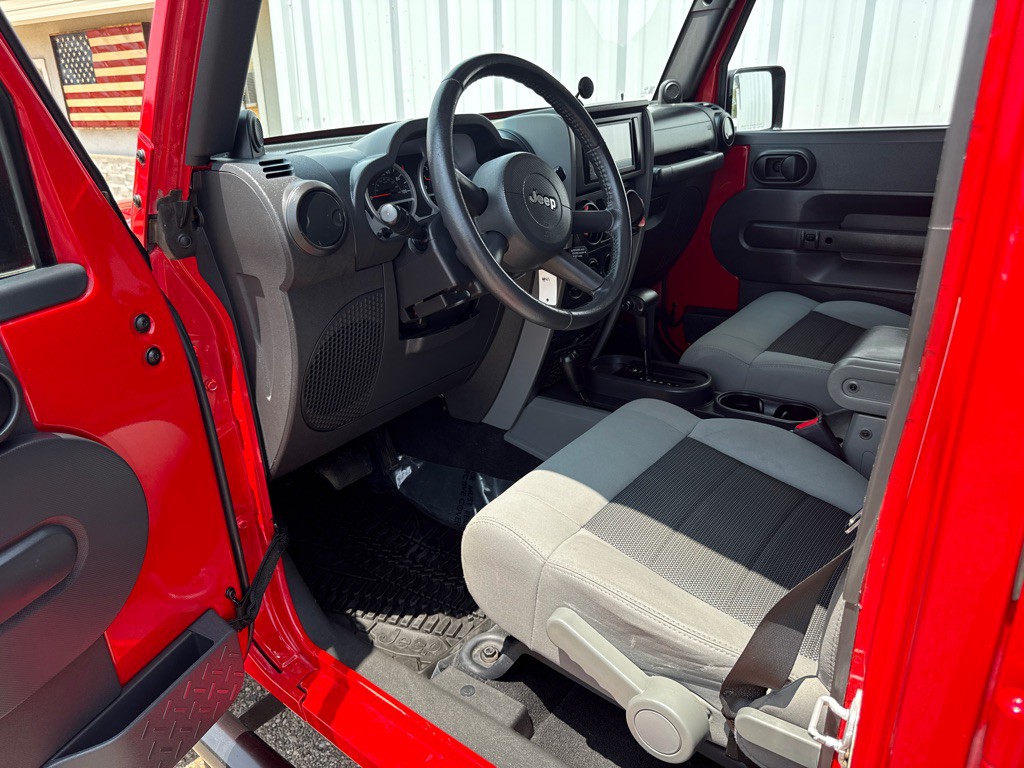 2010 Jeep Wrangler Unlimited Image 8