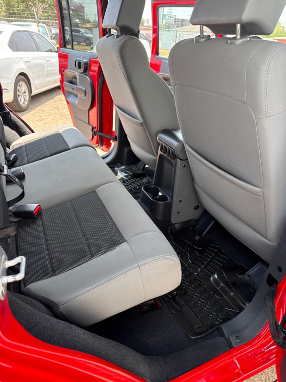 2010 Jeep Wrangler Unlimited Image 11