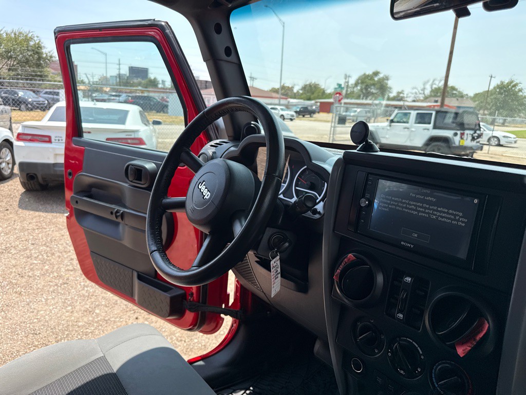 2010 Jeep Wrangler Unlimited Image 13