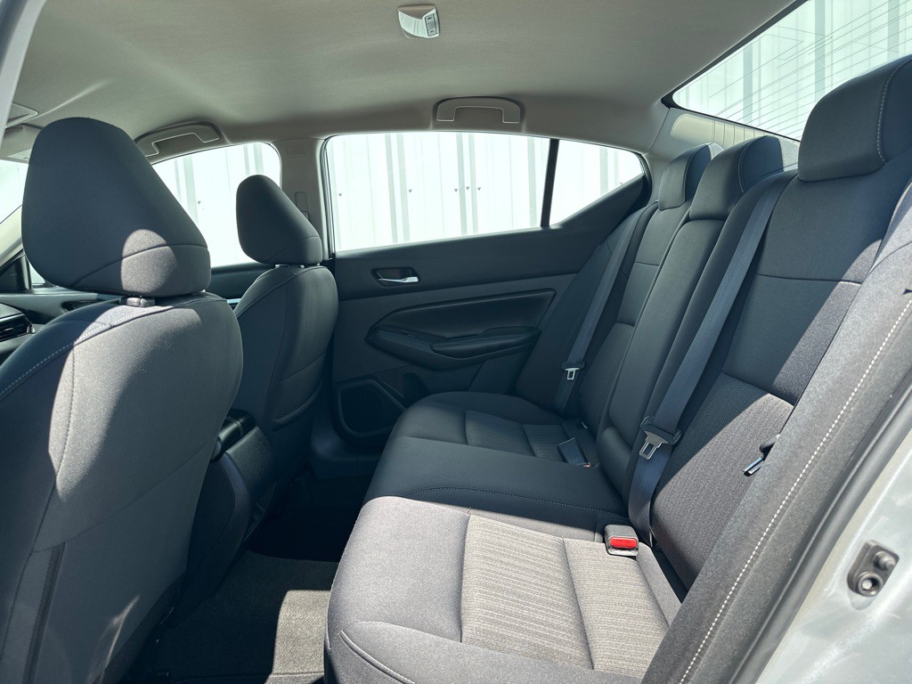 2022 Nissan Altima Image 11