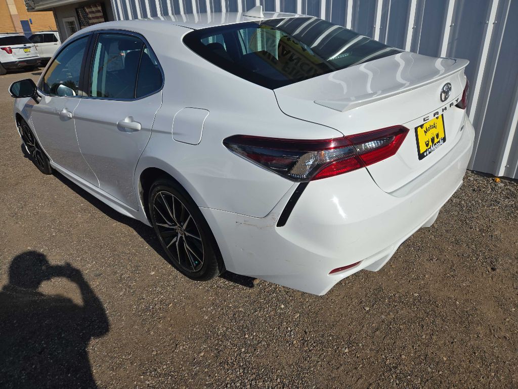 2022 Toyota Camry Image 1