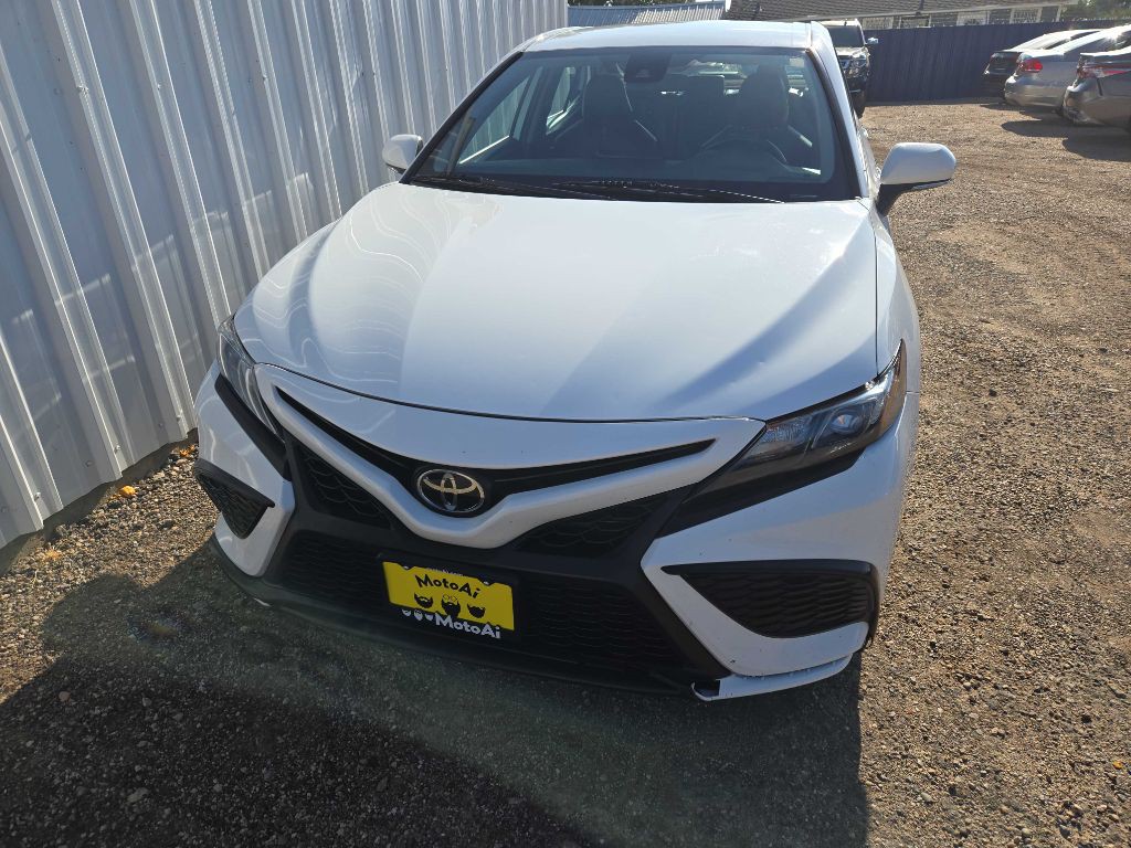 2022 Toyota Camry Image 2