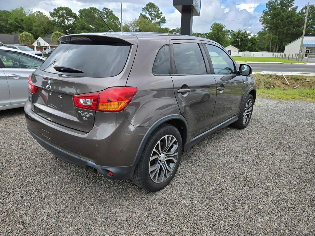 2016 Mitsubishi Outlander Image 4