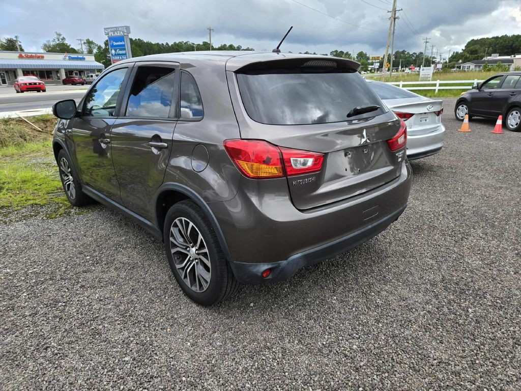 2016 Mitsubishi Outlander Image 5