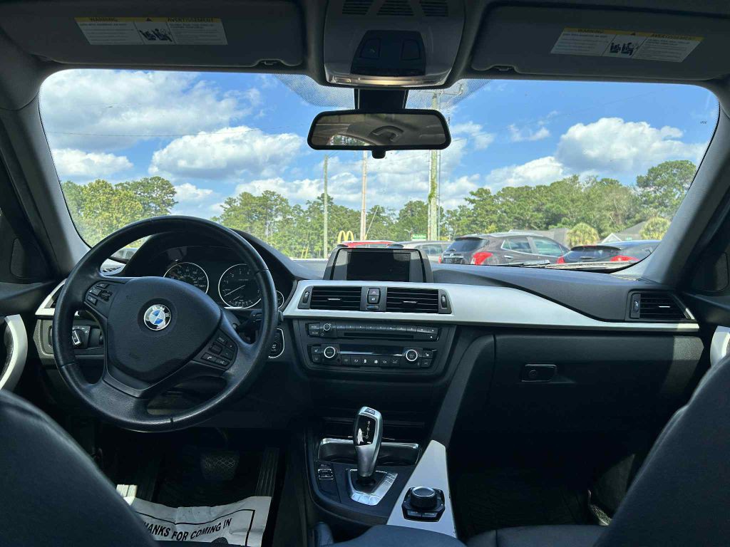 2015 BMW 3 Series Image 10