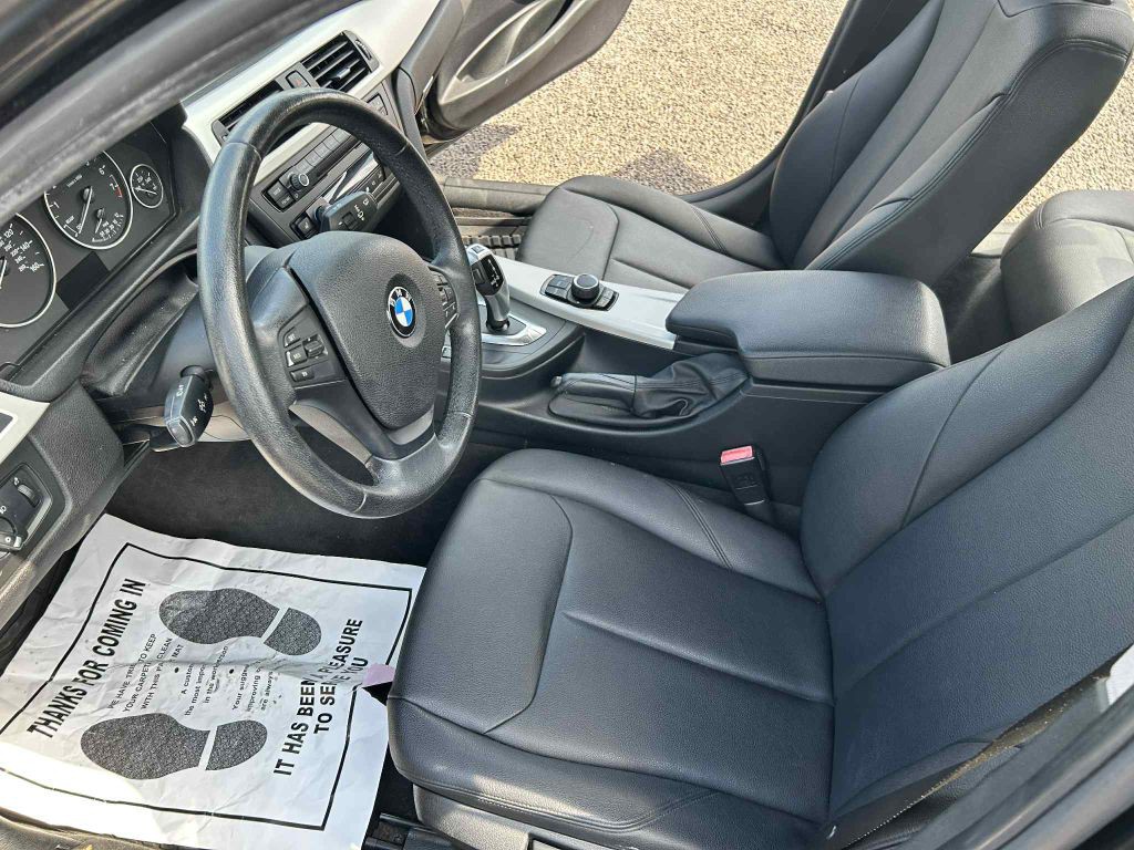 2015 BMW 3 Series Image 12