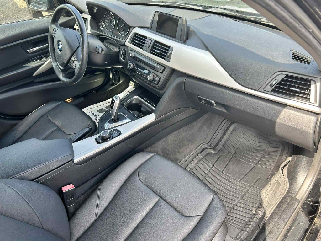 2015 BMW 3 Series Image 13