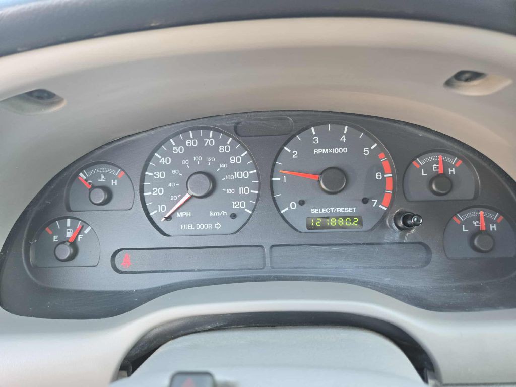 2003 Ford Mustang Image 8