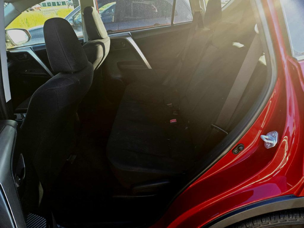 2015 Toyota Rav4 Image 5