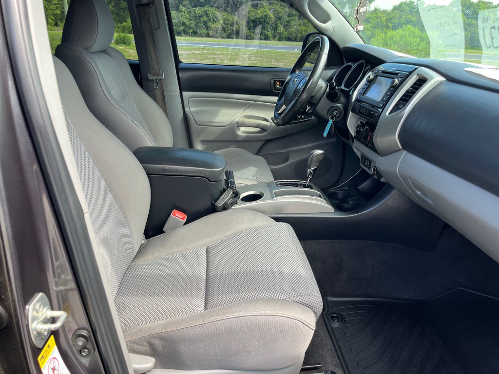 2013 Toyota Tacoma Image 8