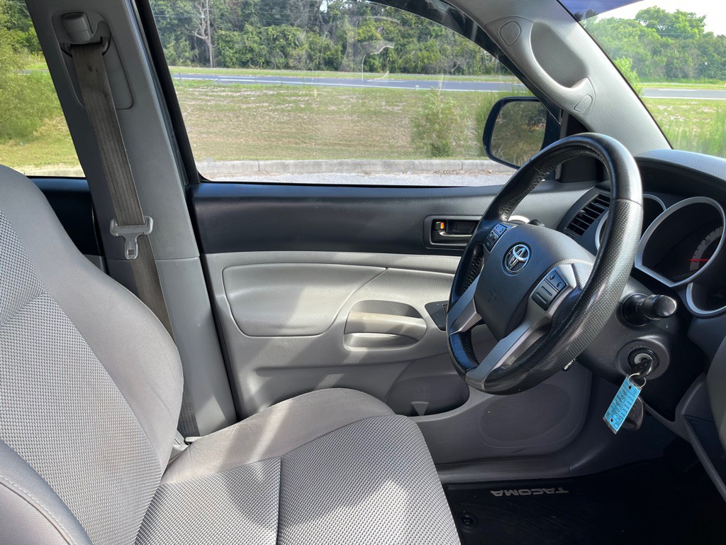 2013 Toyota Tacoma Image 10