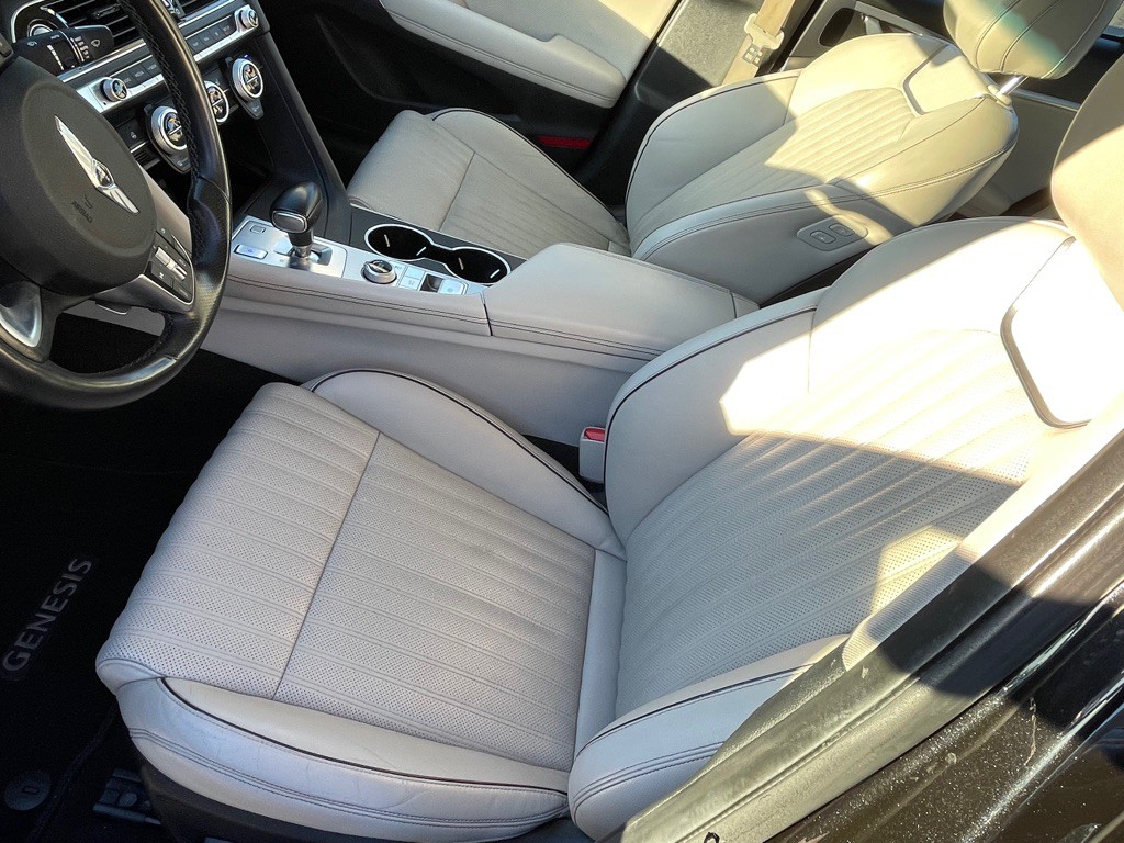 2019 Genesis G70 Image 13