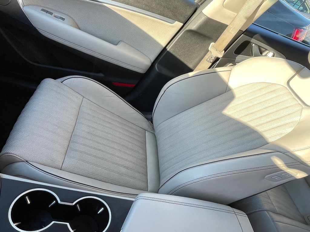 2019 Genesis G70 Image 14