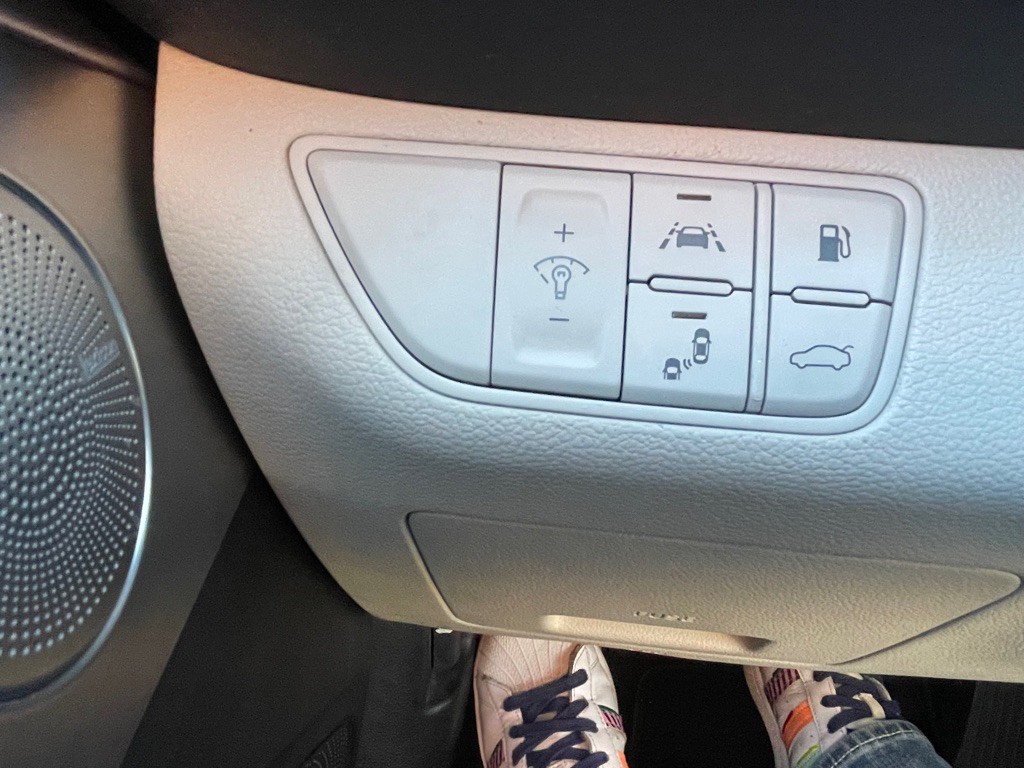 2019 Genesis G70 Image 17