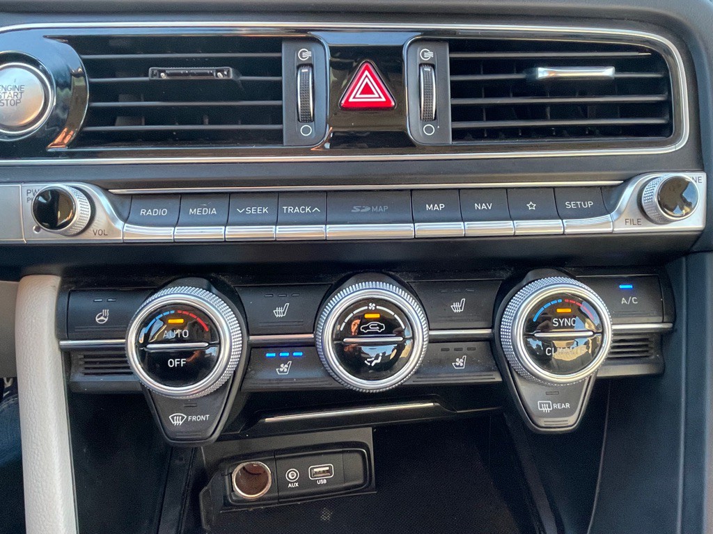 2019 Genesis G70 Image 22