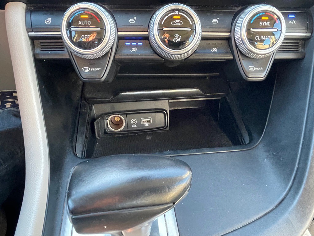 2019 Genesis G70 Image 23
