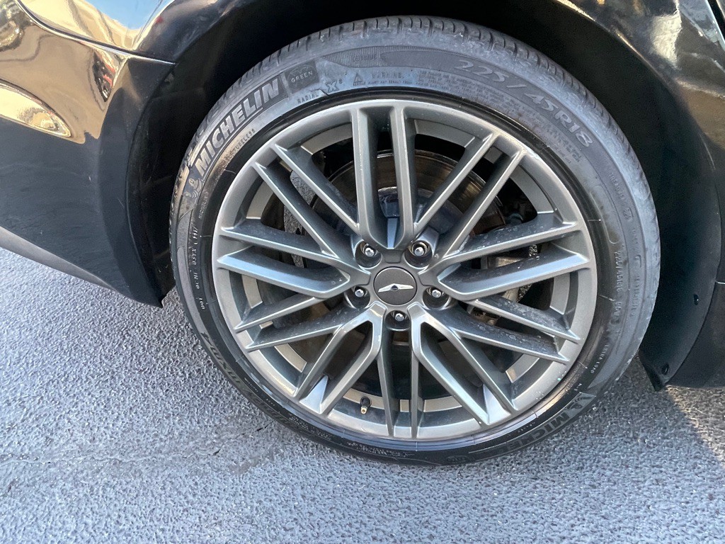2019 Genesis G70 Image 30