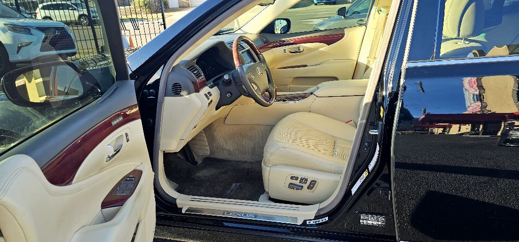 2010 Lexus LS 460 Image 9