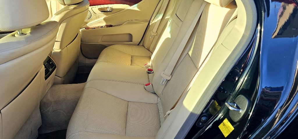 2010 Lexus LS 460 Image 14