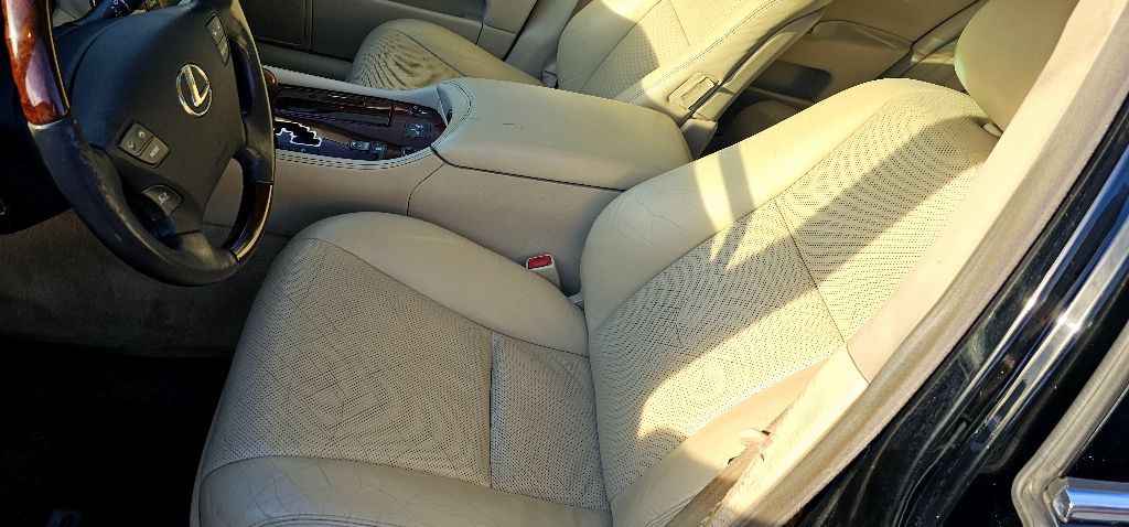 2010 Lexus LS 460 Image 15