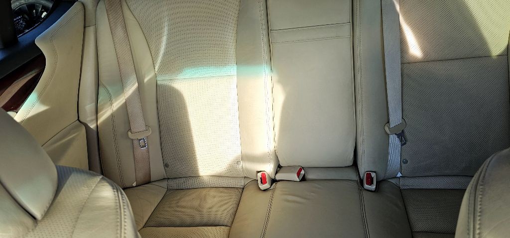 2010 Lexus LS 460 Image 17