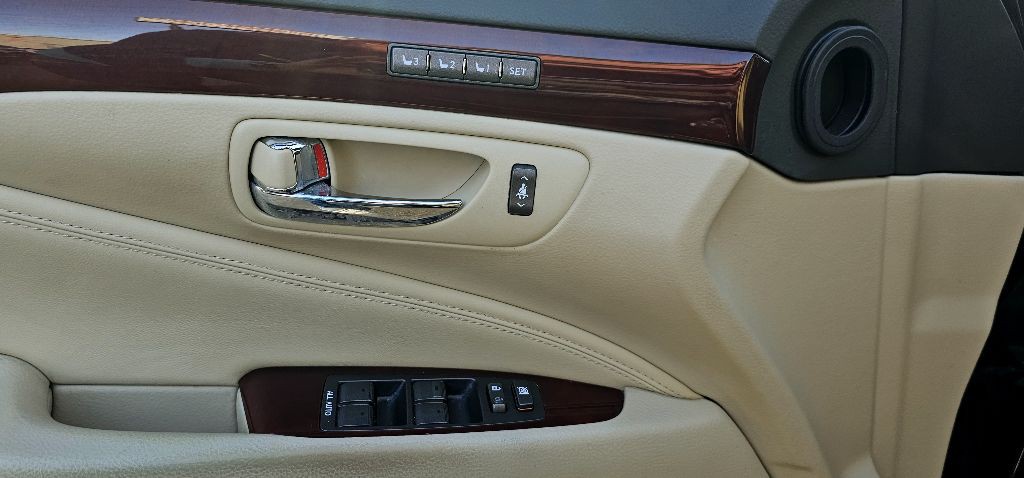 2010 Lexus LS 460 Image 18