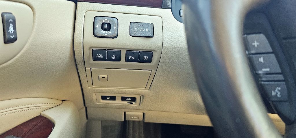 2010 Lexus LS 460 Image 19
