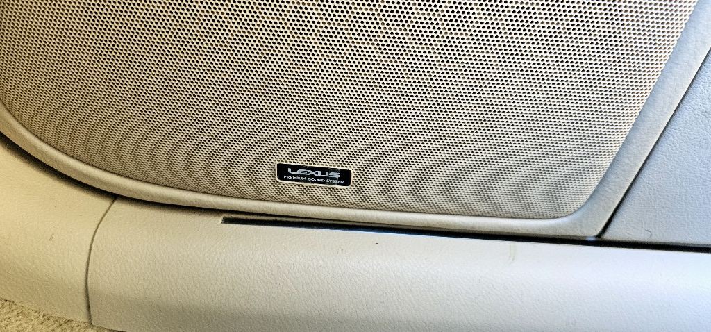 2010 Lexus LS 460 Image 26