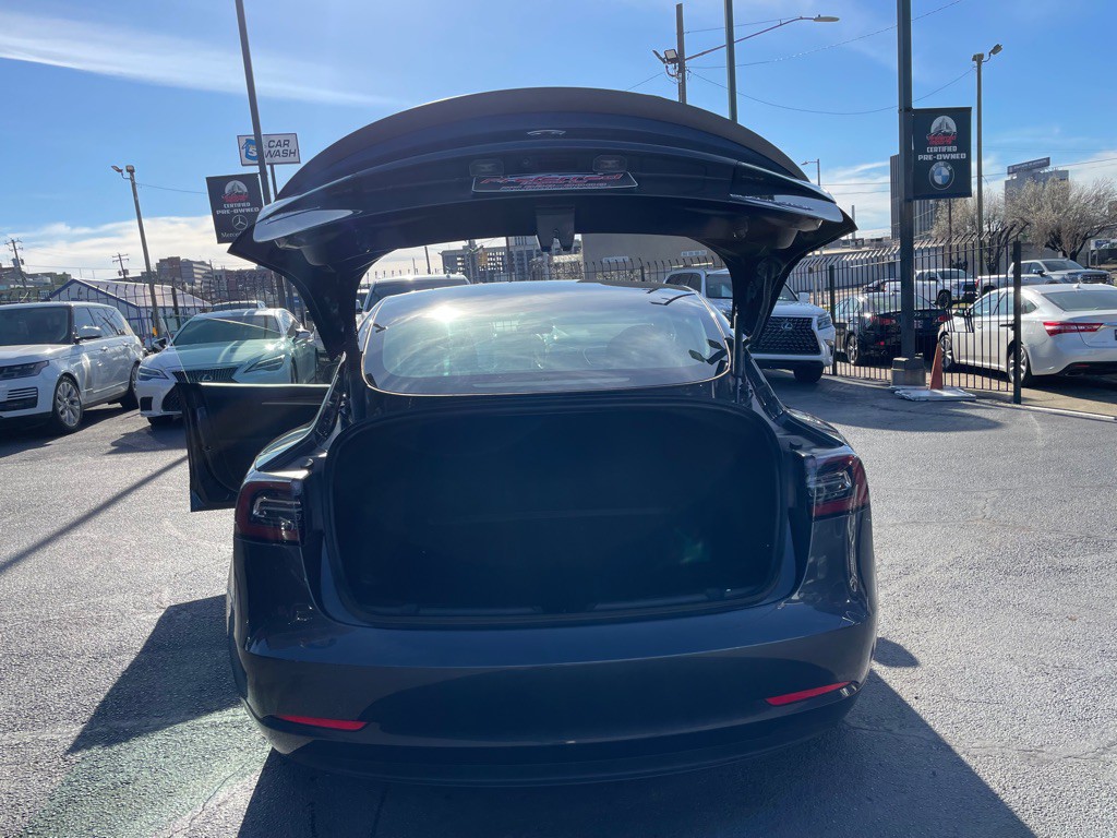 2023 Tesla Model 3 Image 9