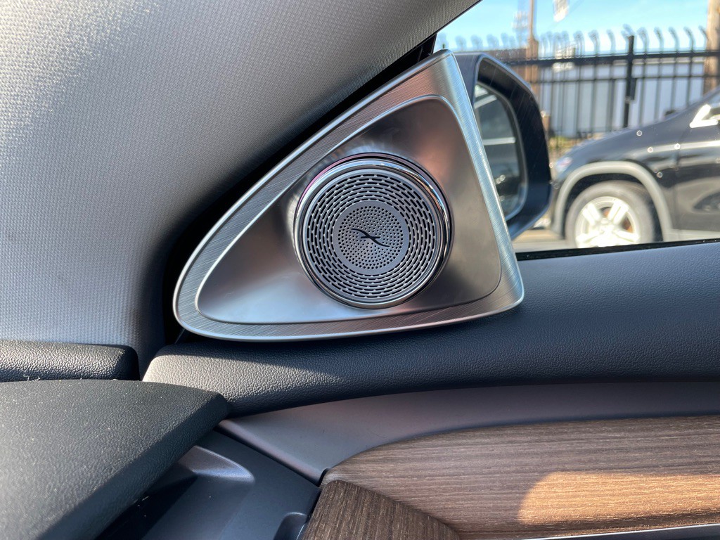 2023 Tesla Model 3 Image 17