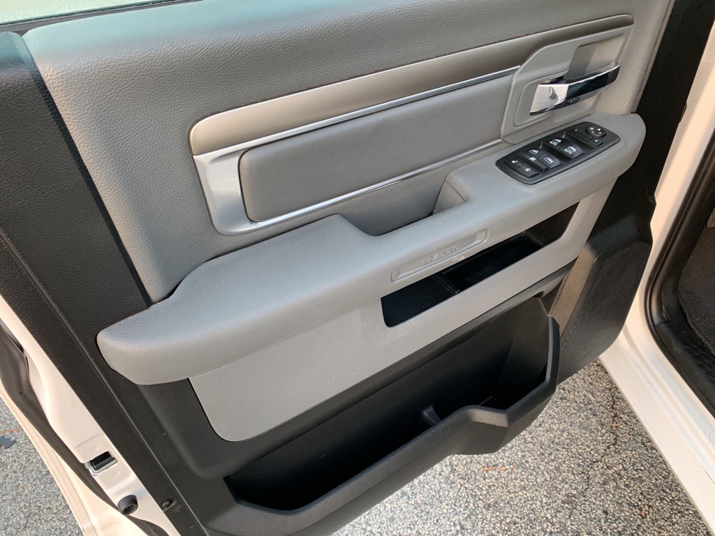 2017 RAM 1500 Image 9