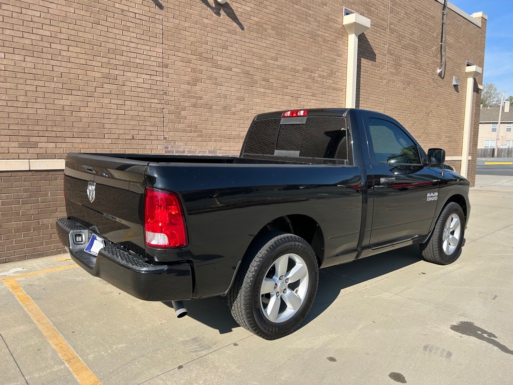 2016 RAM 1500 Image 12