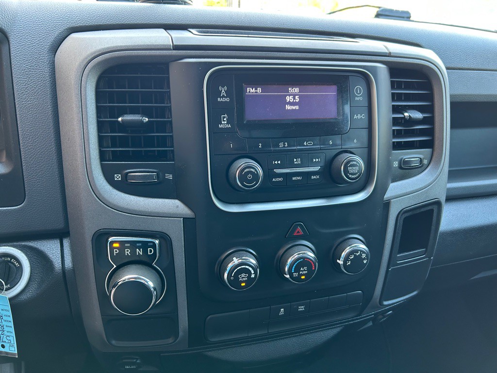 2016 RAM 1500 Image 16