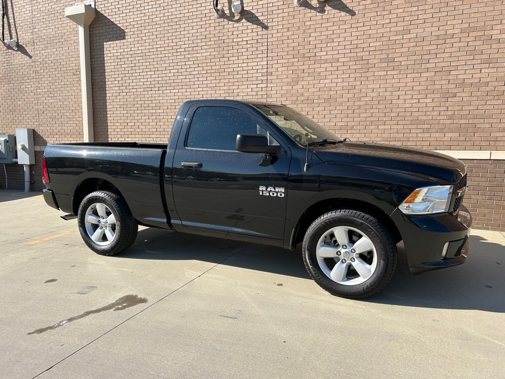 2016 RAM 1500 Image 3