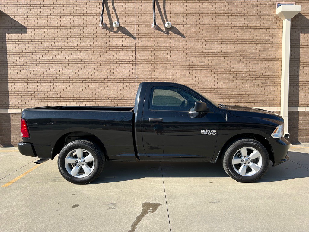 2016 RAM 1500 Image 1