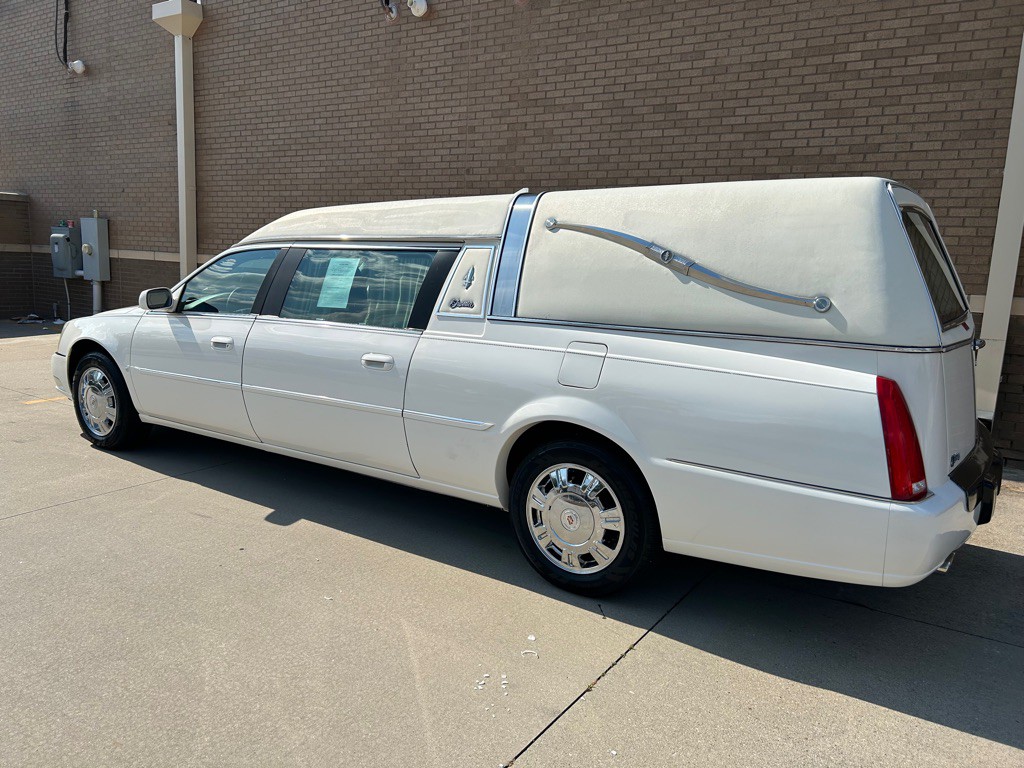 2009 Cadillac DTS Image 4