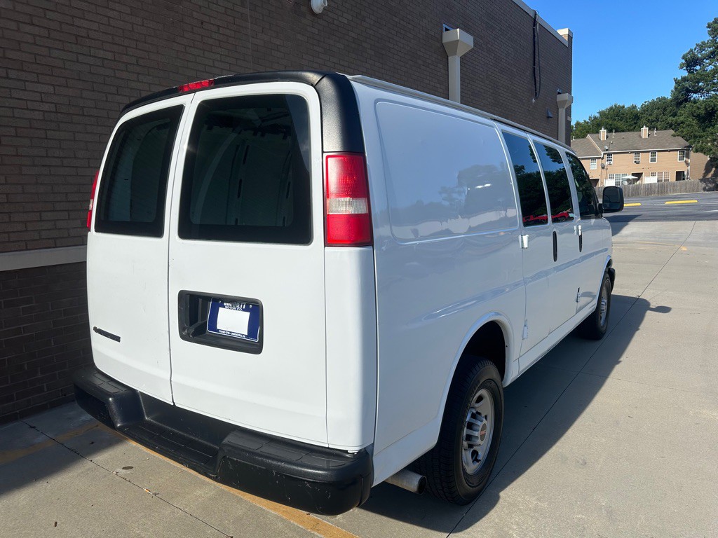 2018 Chevrolet Express Image 5