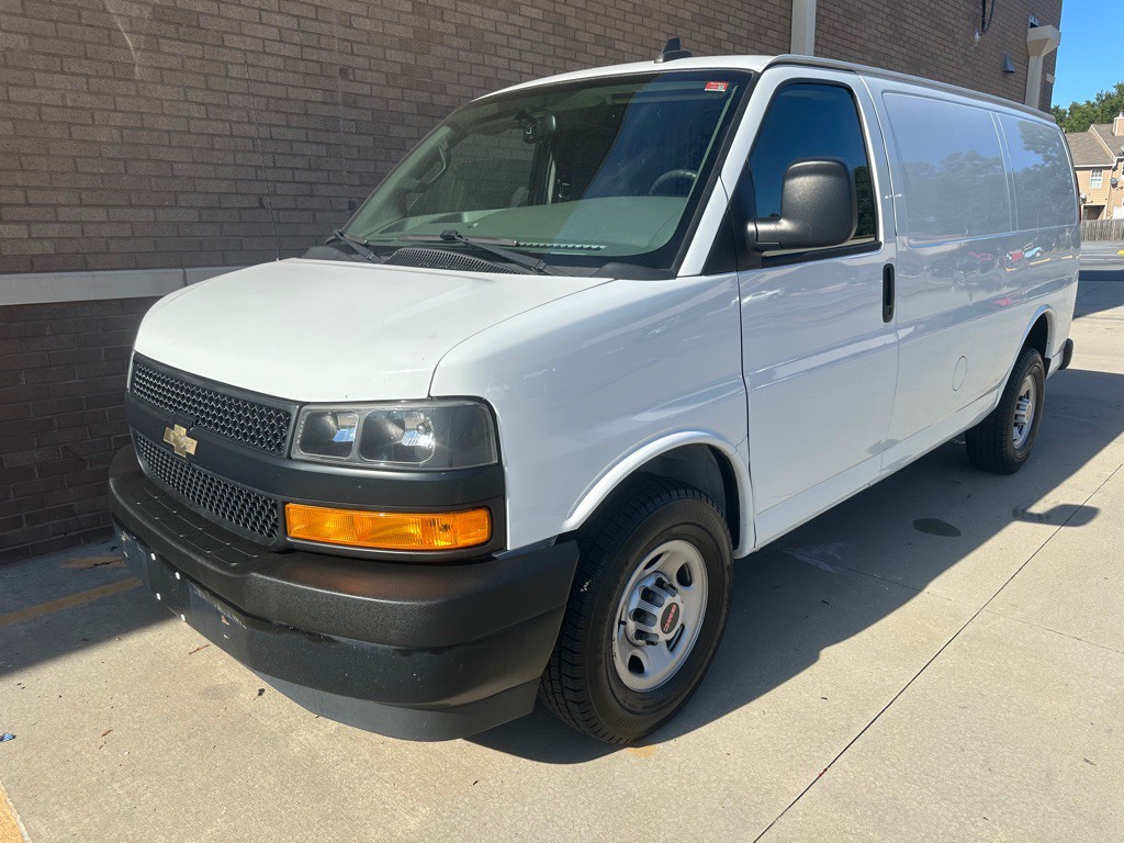 2018 Chevrolet Express Image 8