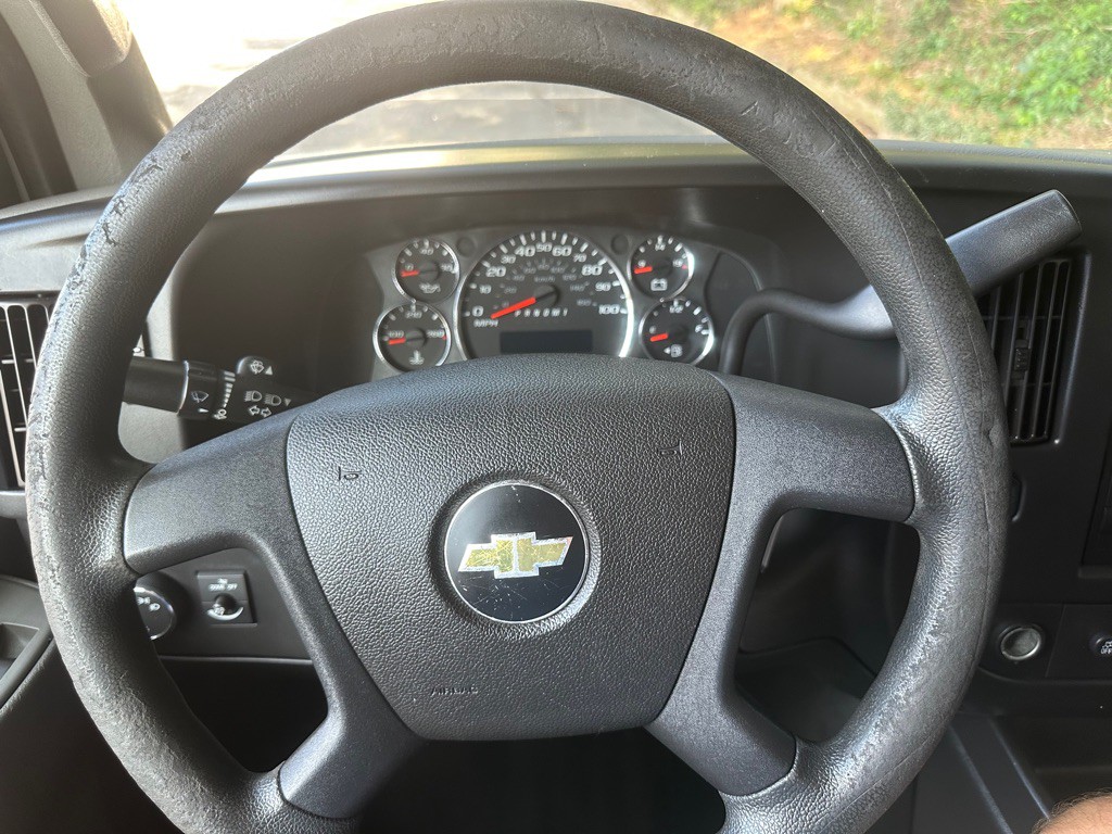 2018 Chevrolet Express Image 12