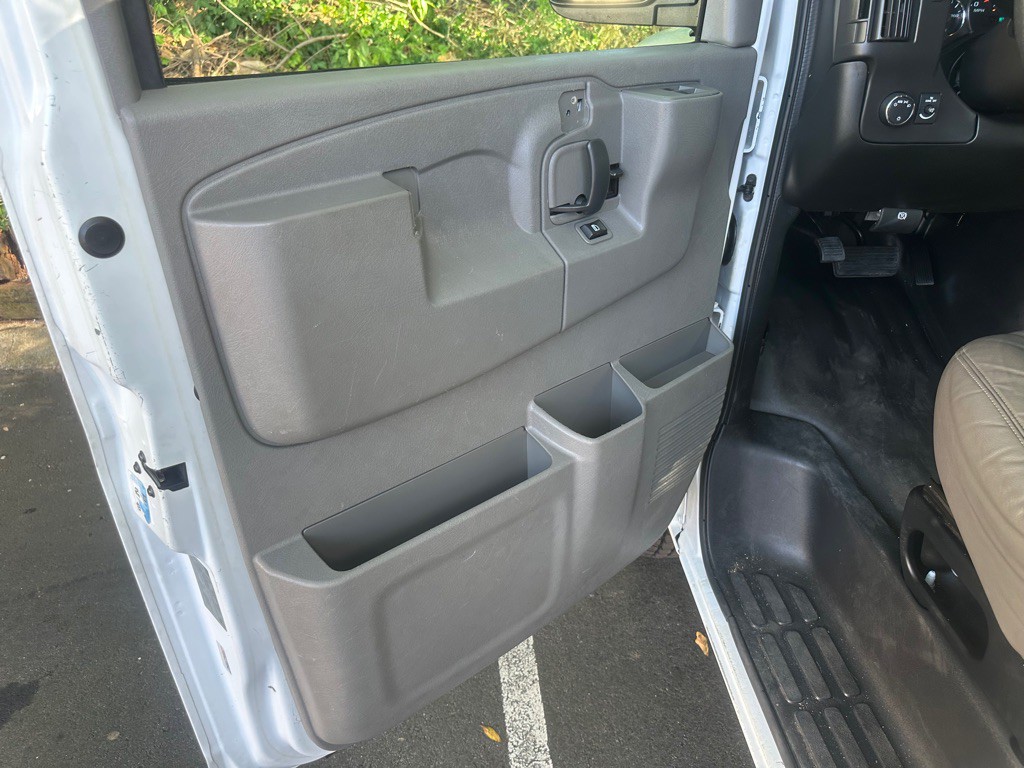2018 Chevrolet Express Image 14