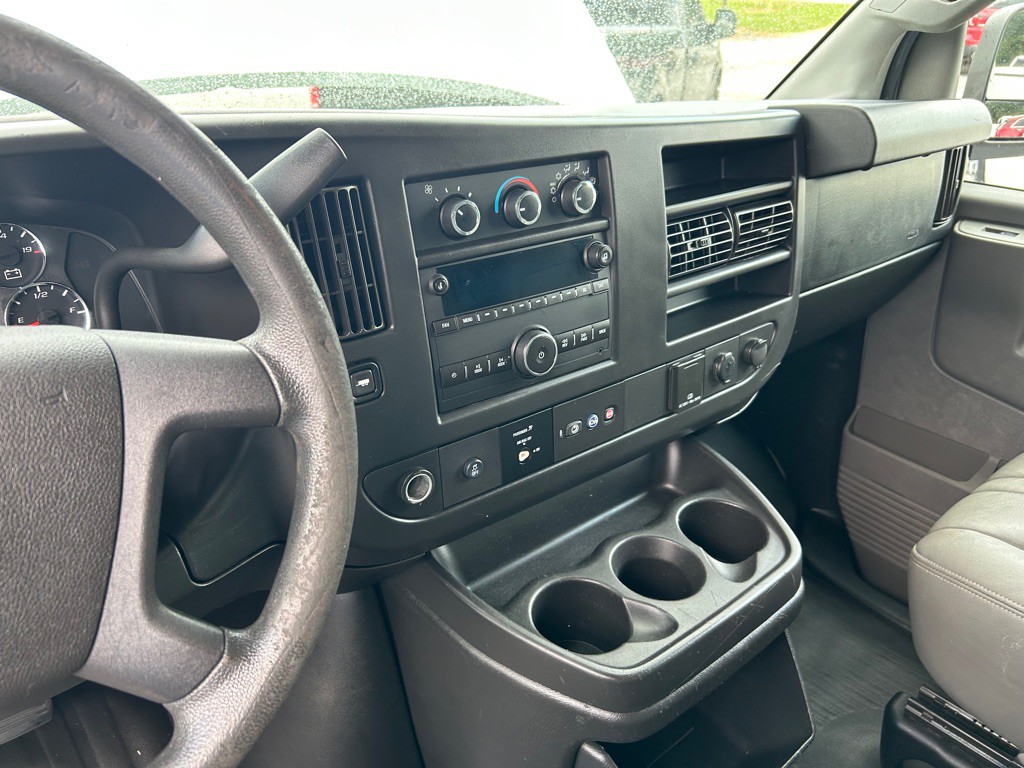 2018 Chevrolet Express Image 18