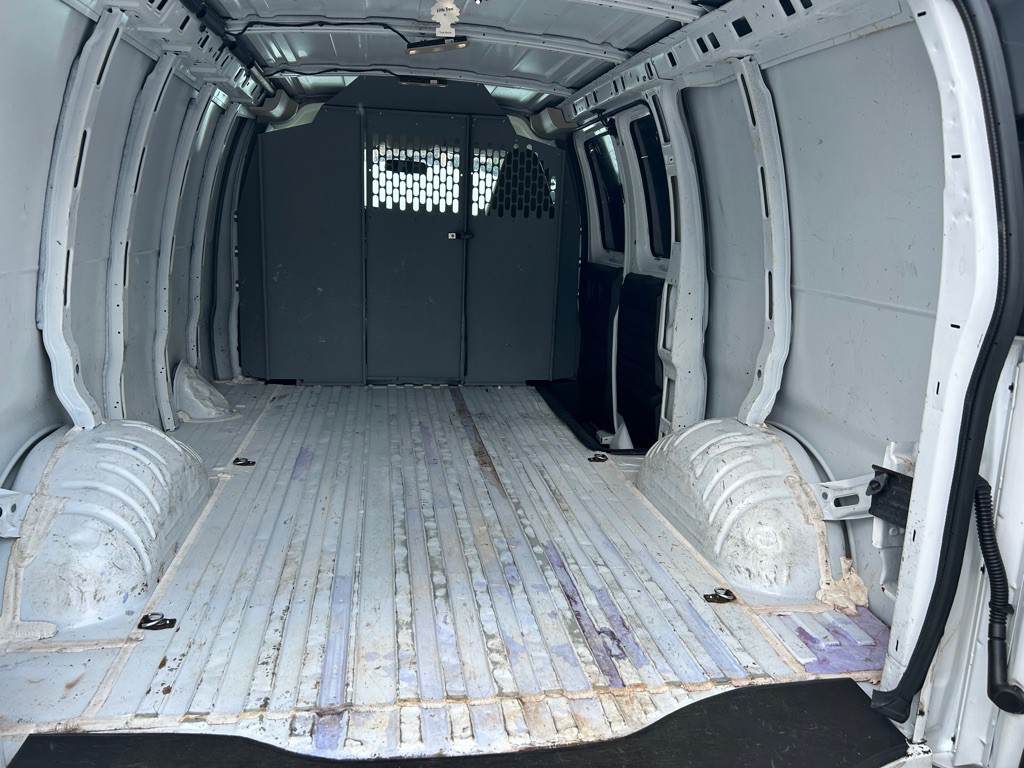 2018 Chevrolet Express Image 24