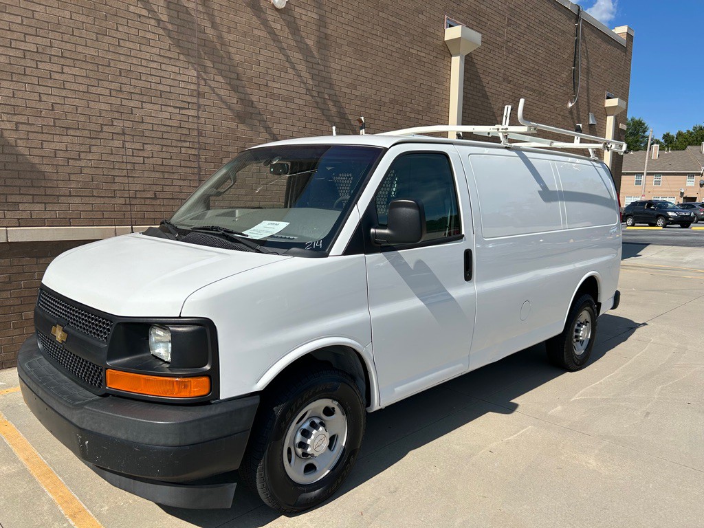 2017 Chevrolet Express Image 9